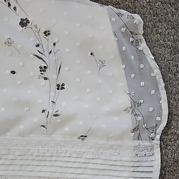 LC Lauren Conrad Cap Sleeve Shirt - Picture 4 of 5